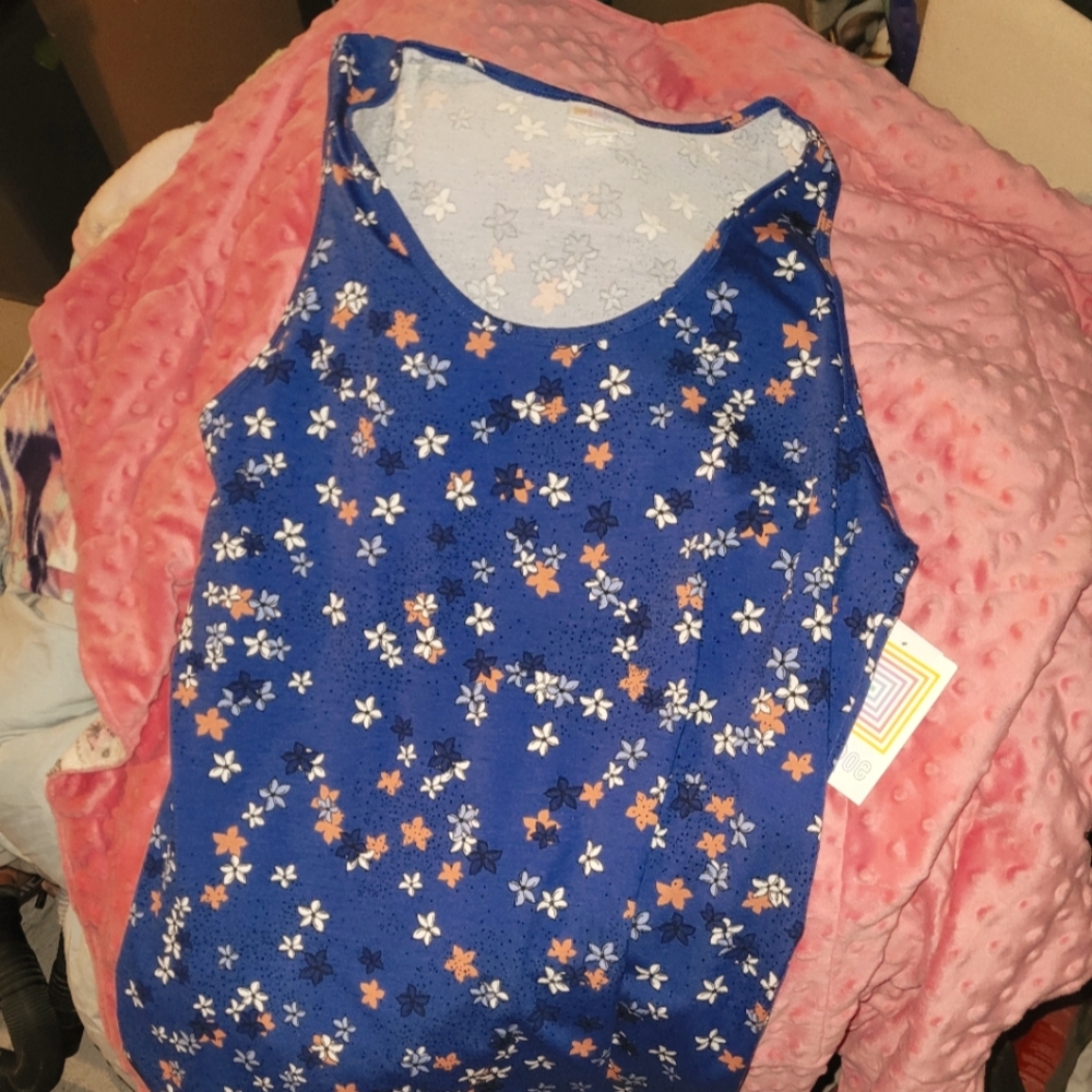 Lularoe blue floral tank top size 2xl